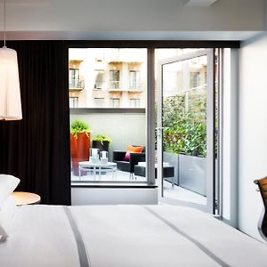 Zimmer mit Kingsize-Bett