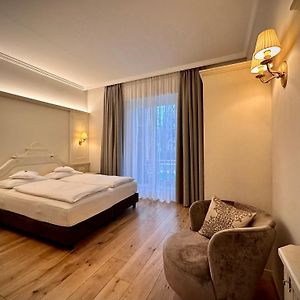 Deluxe Zimmer mit Kingsize-Bett
