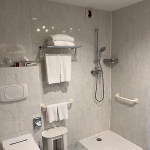 Compact Zimmer mit Kingsize-Bett