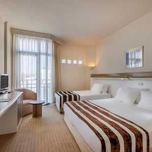 Superior Zimmer mit Kingsize-Bett
