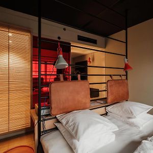 Standard Zimmer mit Kingsize-Bett