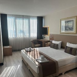 Standard Zimmer mit Kingsize-Bett