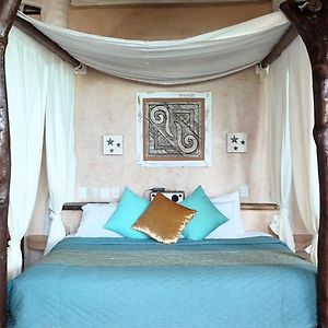 Master Suite mit Kingsize-Bett und mit Ozeanblick