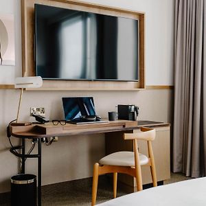 Standard Zimmer mit Zugang für Rollstuhlfahrer mit Kingsize-Bett