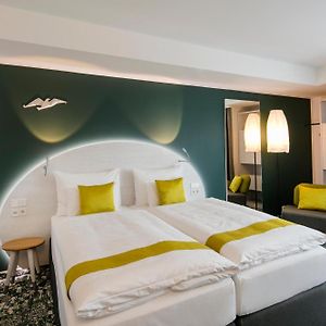 Zimmer mit Kingsize-Bett