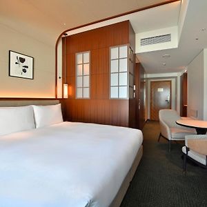 Moderate Zimmer mit Kingsize-Bett