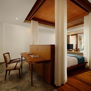 Pool Suite mit Kingsize-Bett