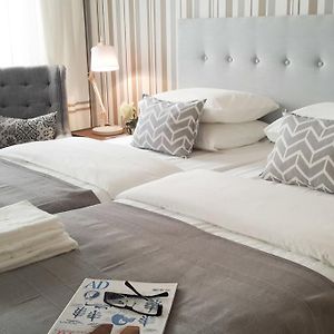 Flores Guest House