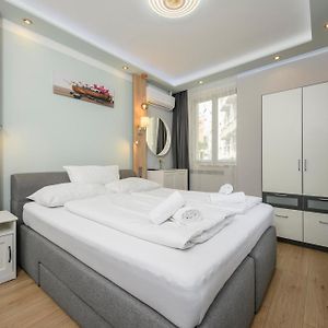Palais Palffy Apartments Vienna