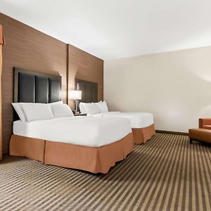 Zimmer mit Zugang für Rollstuhlfahrer mit Queensize-Bett