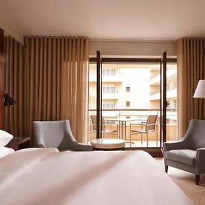 Zimmer mit Kingsize-Bett