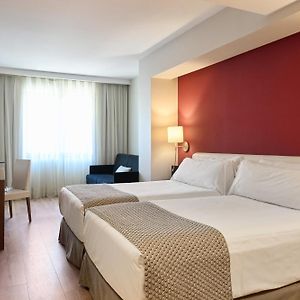 Familien-Zimmer mit zwei Einzelbetten