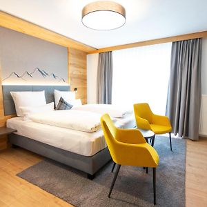 Comfort Zimmer mit Kingsize-Bett