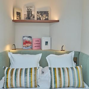 Zimmer mit Kingsize-Bett
