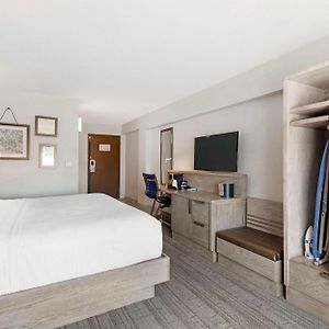 Zimmer mit Kingsize-Bett