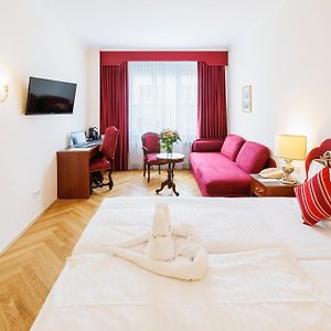 Deluxe Zimmer mit Kingsize-Bett