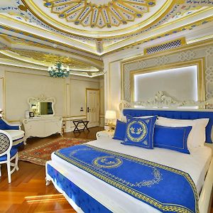 Zimmer mit Kingsize-Bett