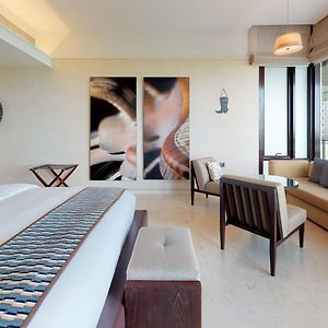 Palm Suite