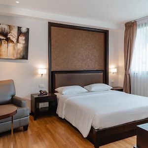 Standard Zimmer mit Kingsize-Bett