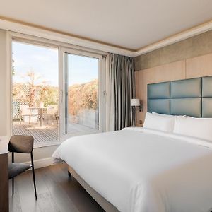 Zimmer mit Kingsize-Bett