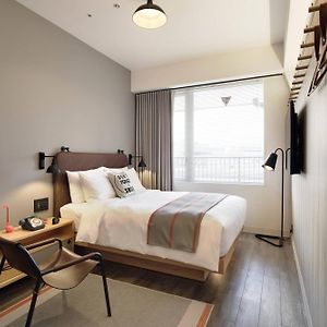 Zimmer mit Queensize-Bett