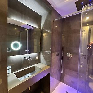 Deluxe Zimmer mit Kingsize-Bett