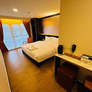 Zimmer mit Kingsize-Bett