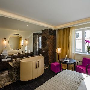 Prestige Zimmer mit Kingsize-Bett