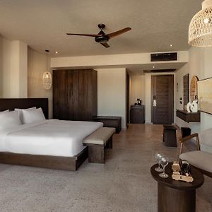 Zimmer mit Kingsize-Bett