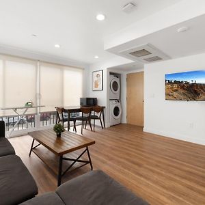Perfect Location Near Usc, 1Bedroom With Shared Access