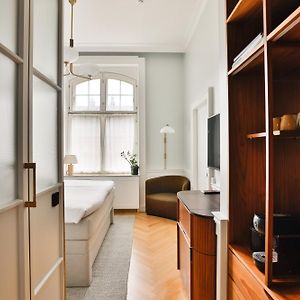 Standard Zimmer mit Kingsize-Bett