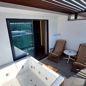 Deluxe Zimmer mit Kingsize-Bett
