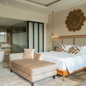 Pool Suite mit Kingsize-Bett