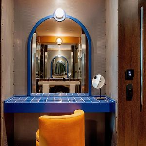 Deluxe Zimmer mit Kingsize-Bett