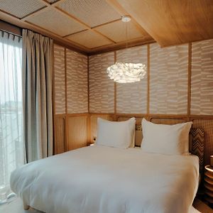 Zimmer mit Kingsize-Bett