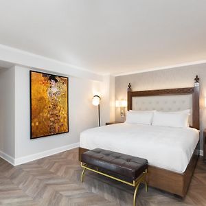 Luxus Zimmer mit Kingsize-Bett