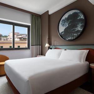 Zimmer mit Kingsize-Bett