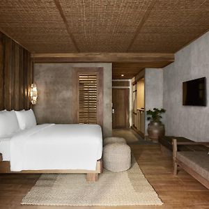 Zimmer mit Kingsize-Bett