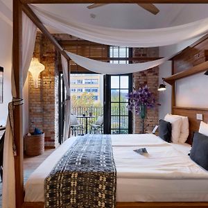 Zimmer mit Kingsize-Bett