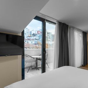 Zimmer mit Kingsize-Bett