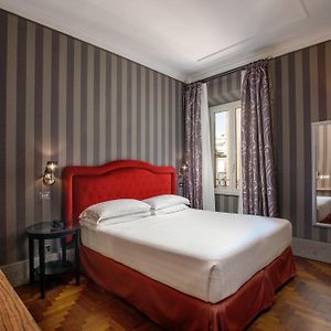 Standard Zimmer mit Kingsize-Bett