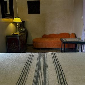 Großes Zimmer