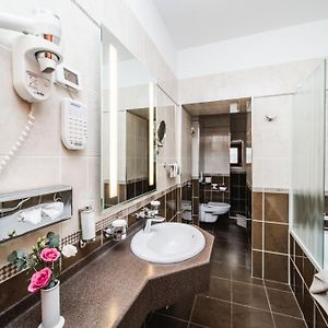 Deluxe Zimmer mit Kingsize-Bett