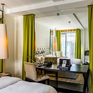 Deluxe Zimmer mit Kingsize-Bett
