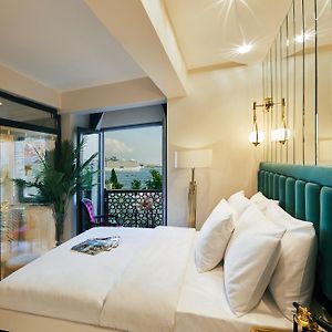 Zimmer mit Kingsize-Bett