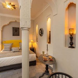Deluxe Zimmer mit Kingsize-Bett