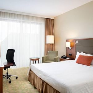 Zimmer mit Kingsize-Bett