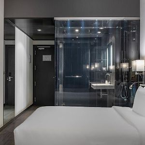 Standard Zimmer mit Kingsize-Bett