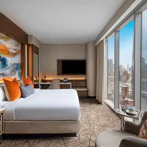 Skyline Zimmer mit Kingsize-Bett