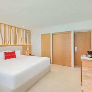 Zimmer mit Kingsize-Bett